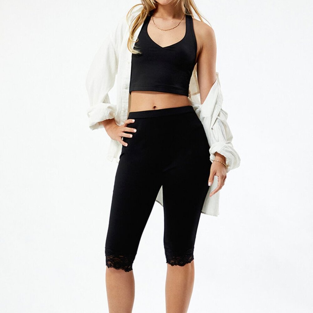 NEW! Pacsun Lace Trim Capri Shorts
